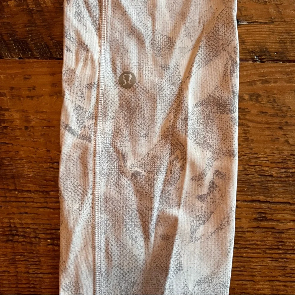 Lululemon Speed Up Tight Leggings - Sz 4 - Picture 5 of 9